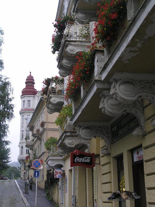 Nueva Fiesta Apartment Mariánské Lázně Εξωτερικό φωτογραφία